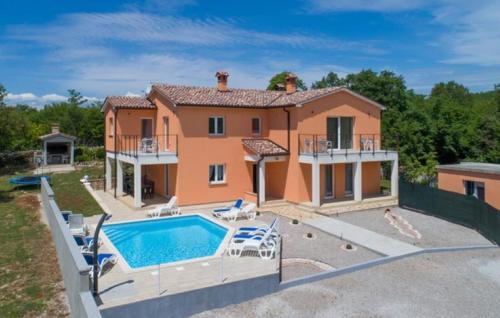 Villa Paola Vinez