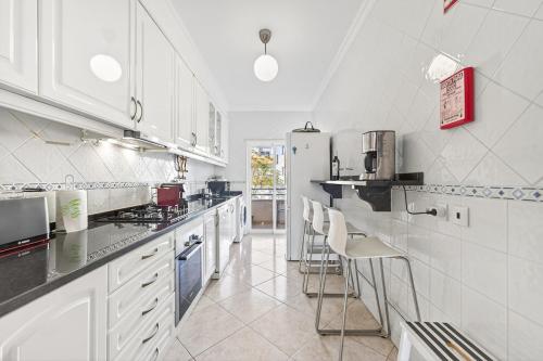 Sunny Apartment in Falésia