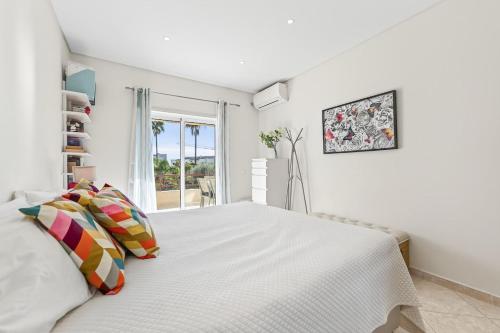 Sunny Apartment in Falésia