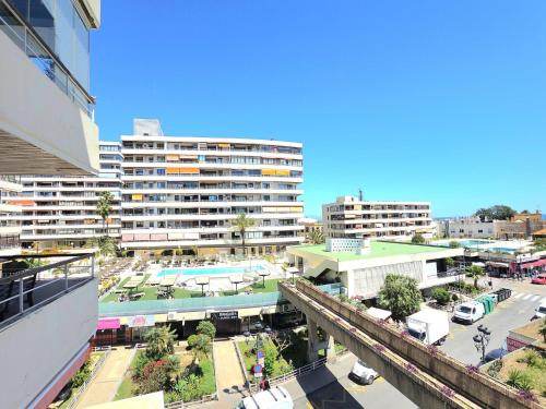La Nogalera Vistas Modern 3bed 2 Bath with seaviews and private parking by NAMASTE ELITE