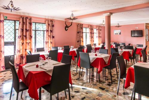 ห้องอาหารหรือที่รับประทานอาหารของ Hostal La Pastora