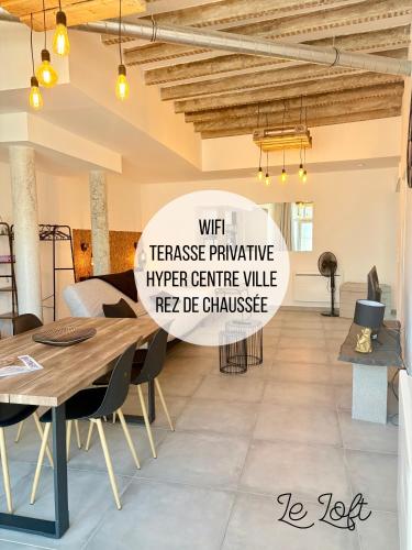 Loft avec terrasse au pied du château