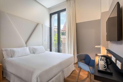Occidental Diagonal 414 photo 35