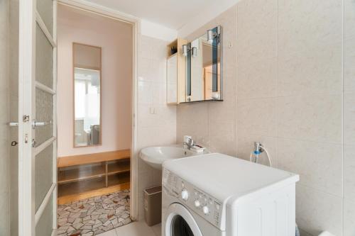 GuestHost - Balcony Apartment X4 Loreto M1-M2