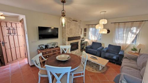 Casa Rural Cortijo Atalaya de Loaimes con chimenea
