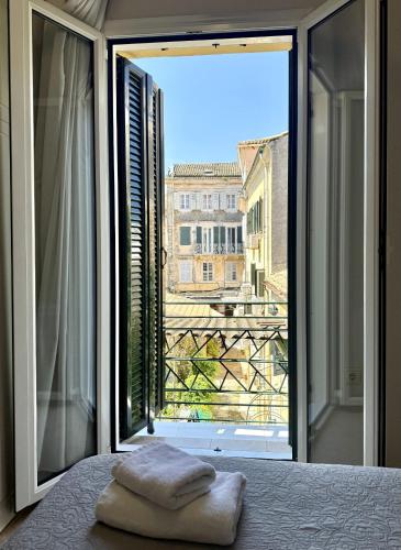 Casa Afrodite Old Town Corfu Duplex with Private Roof Terrace next to St Spyridon