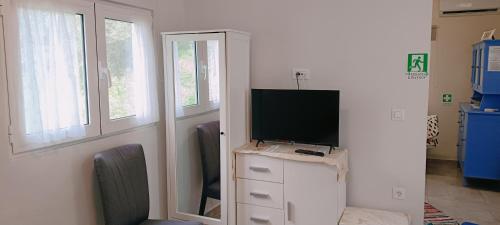 Astrinos Apartment Simple cozy comfortable close to the beach