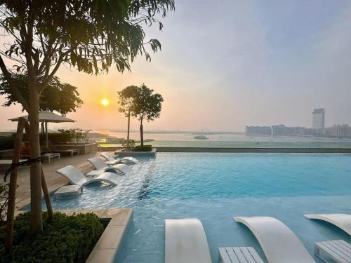 2BR Dubai Harbour, Panoramic Sea View & Atlantis View ,Private Beach