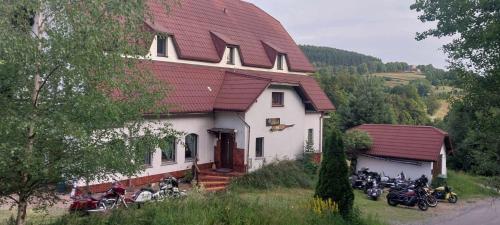 Gościniec, kwatery prywatne przy stoku w Zieleńcu