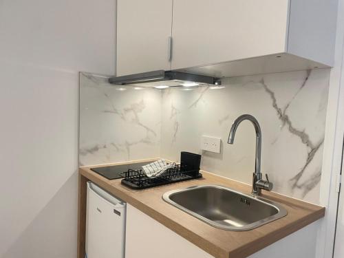New 402 Suite Brigitte-Cosy Apartment Paris Center