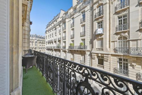Appartement avec balcon, proche trocadero
