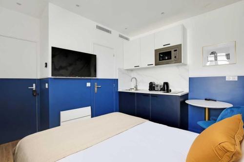 Modern Sutdio for 2 with A-C - Near Montmartre