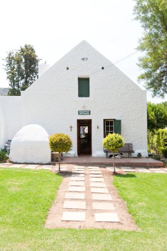Taman di luar Oue Werf Country House