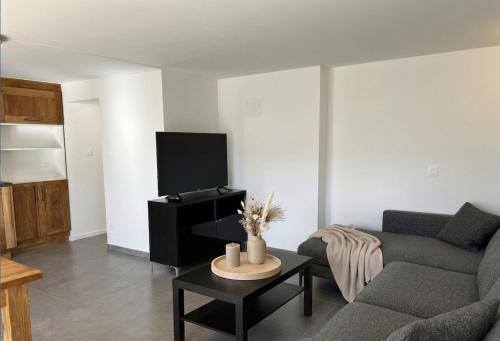 NEW 2-Bedroom, 2-Bathroom Apartment in Central Location