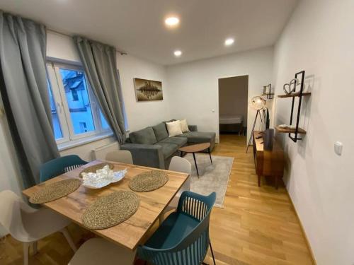 Stadtparadies l Central Living Q14