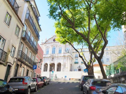 Chiado Local Artist Suites w Parking & EV