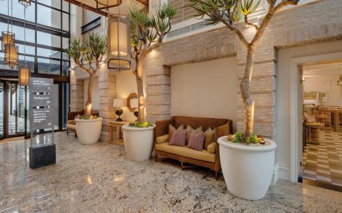 Ruang duduk di Strand Hotel Swakopmund