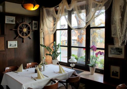 Restoran atau tempat lain untuk makan di Gasthaus Zur Fähre