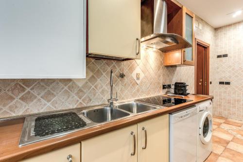 Sapphire Apartment