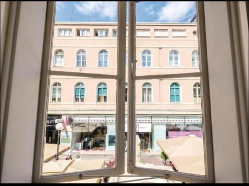 Dolce far niente Downtown