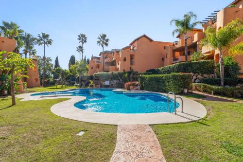Relaxing Apartment in Bel-Air with Shared Pool - Minutes from the Beach