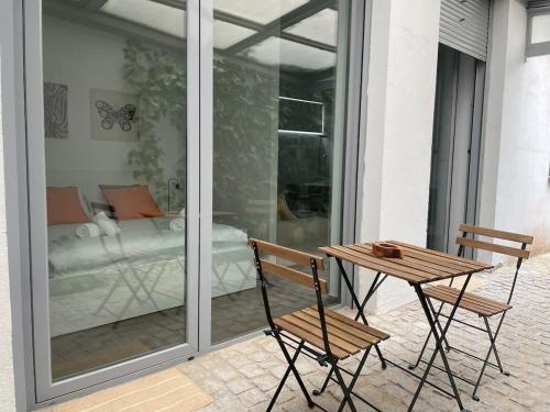 Modern apartment with terrace and fireplace, Downtown, La Latina