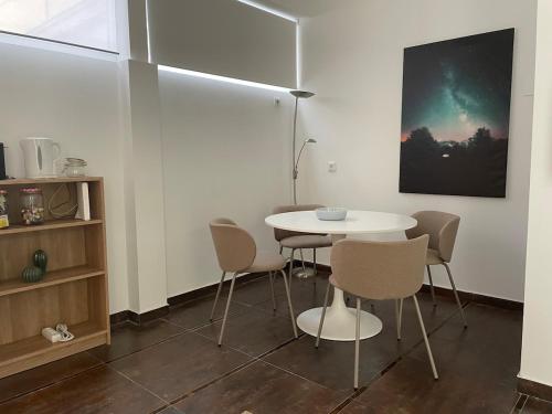 Modern apartment with terrace and fireplace, Downtown, La Latina
