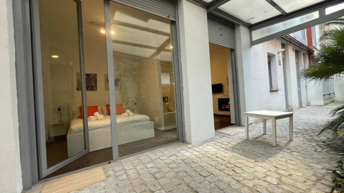 Modern apartment with terrace and fireplace, Downtown, La Latina