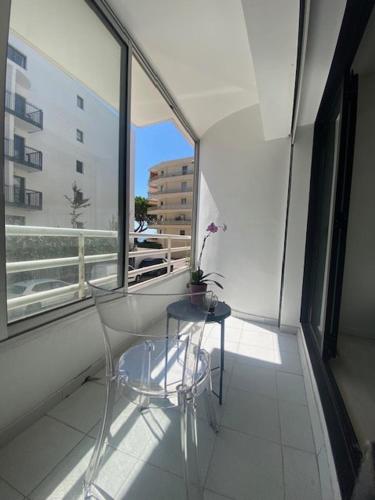 62 m2, T3, Palm Beach, sea view, wifi, 30 meters from beach