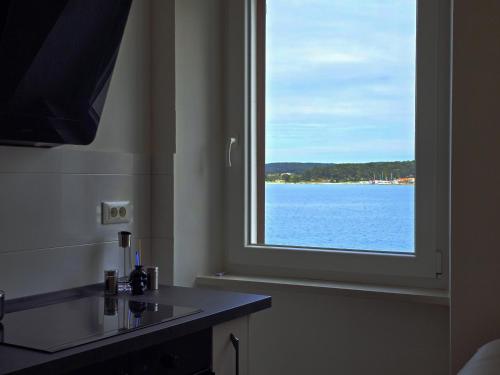 EDI - Sea-View Apartment