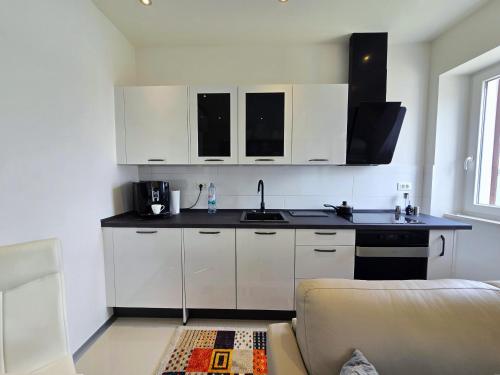 EDI - Sea-View Apartment