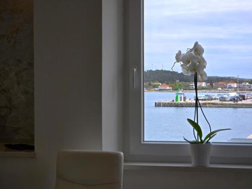 EDI - Sea-View Apartment
