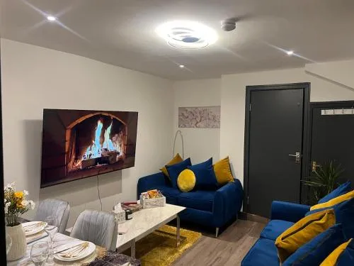 Principality stadium luxury apartment free parking photo 1