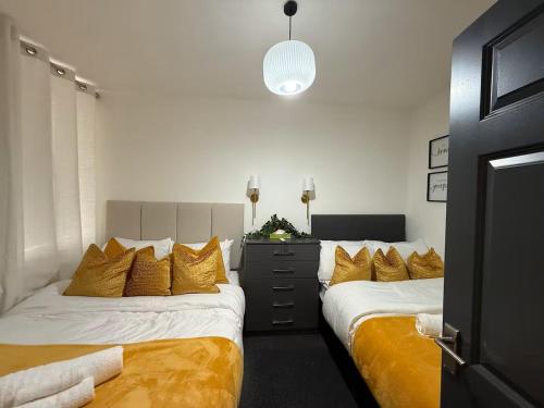Principality stadium luxury apartment free parking photo 3