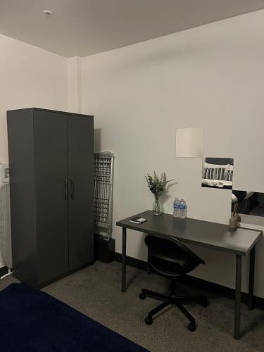 Principality stadium luxury apartment free parking photo 17