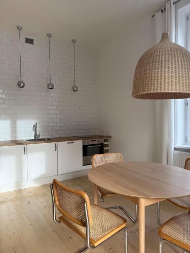 Bright Sopot Apartment - 2min from the Beach