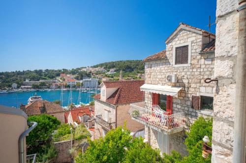 Tihari - ZF Hvar