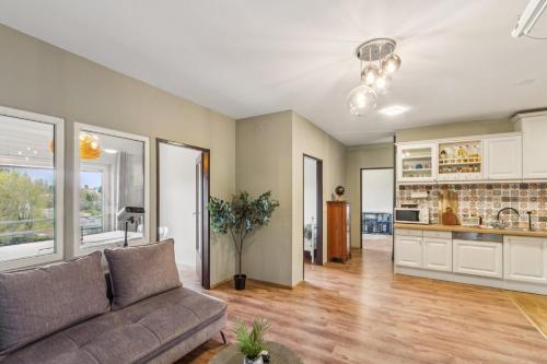 Spacious Bohemian City Apartment Near Castle Schönbrunn