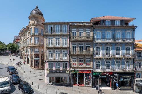 Clérigos Blue Tiles by Destiny Houses