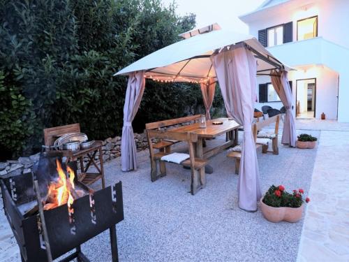 Apartment on iovo with Large Balcony