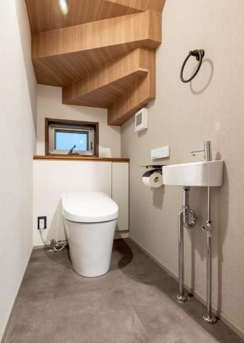 yotuya Arakicho-cho Residence Spacious 3BR Home Near Shinjuku for Families & Groups up to 8 Guests