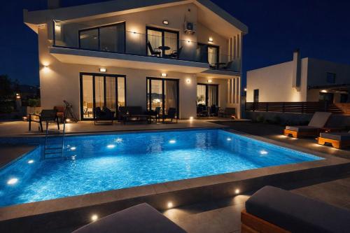 Arilena Exclusive Villa - 4BR with Private Pool by Villa Mana Gers