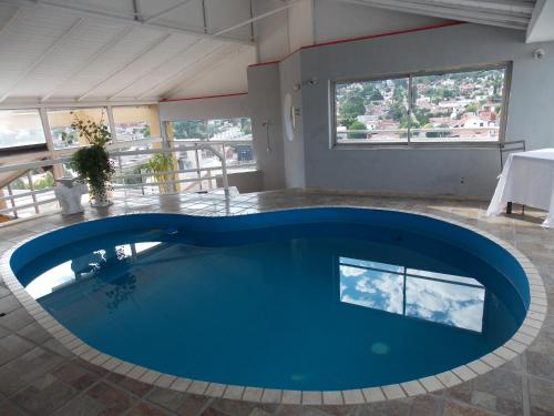 
The swimming pool at or near Hotel Torre Jardin
