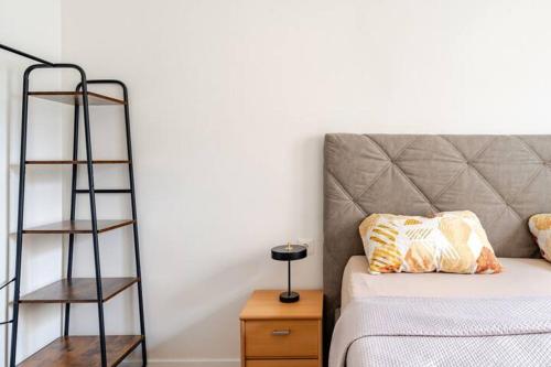 Modernes Studio Wien 18 , 3 Min zur U6, privater Eingang & Ruhe