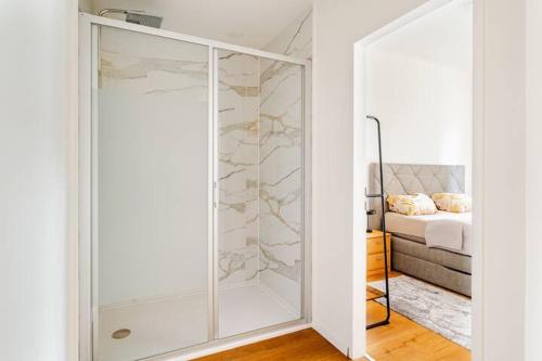 Modernes Studio Wien 18 , 3 Min zur U6, privater Eingang & Ruhe