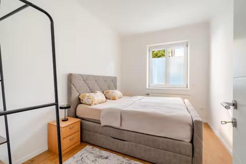 Modernes Studio Wien 18 , 3 Min zur U6, privater Eingang & Ruhe