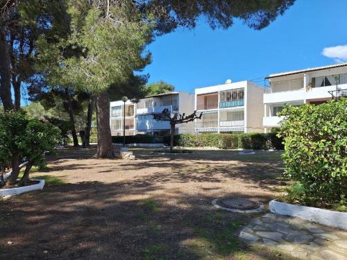 Independent appartment with pool