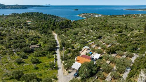 Holiday Home Roza with Whirlpool by Villas Guide