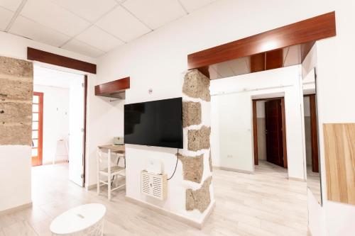 Colonial Stone Apartment