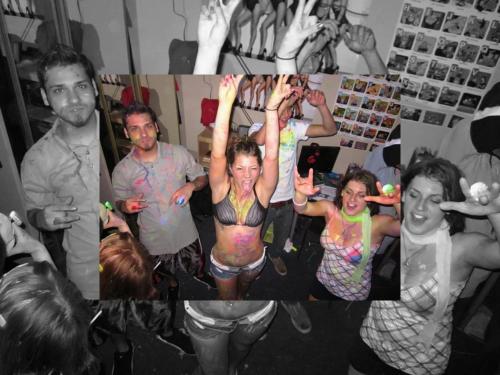 eine Fotocollage von Leuten auf einer Party in der Unterkunft Students Under 40 - Get 1 Night Free - Book Now in Palermo